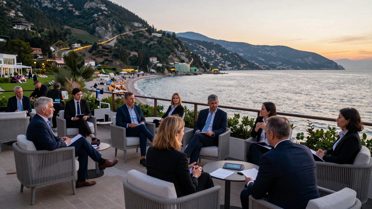 Бизнес-конференция в Сочи на террасе с видом на Чёрное море, сочетание деловой атмосферы и отдыха на закате.